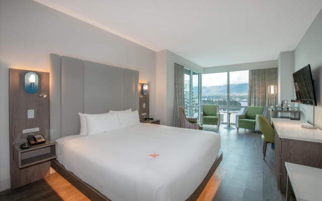 Coast Coal Harbour Vancouver Hotel by APA