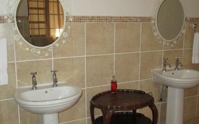 Nomndeni Celokuhle Hotel