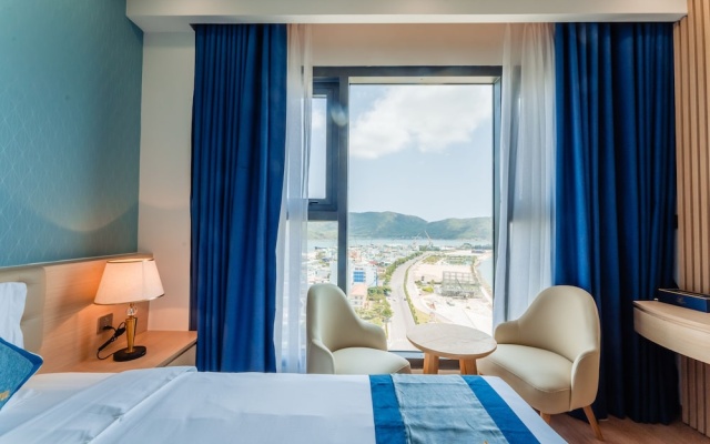 Canary Gold Hotel Quy Nhơn, Beachfront – Guest Rooms – Quy Nhon