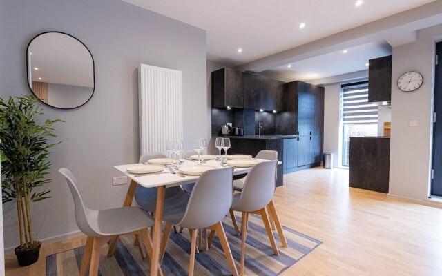 Victoria Park Vista One-bedroom by Sojo Stay