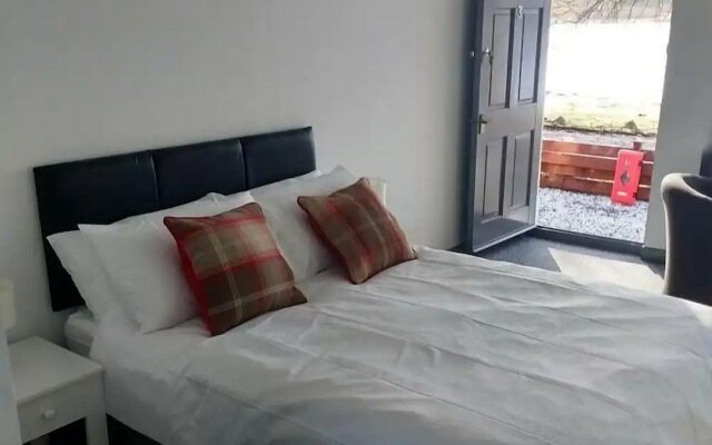 Altnacealgach Motel