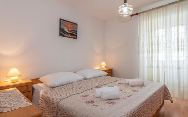 Awesome Home in Erzisce With Wifi and 2 Bedrooms