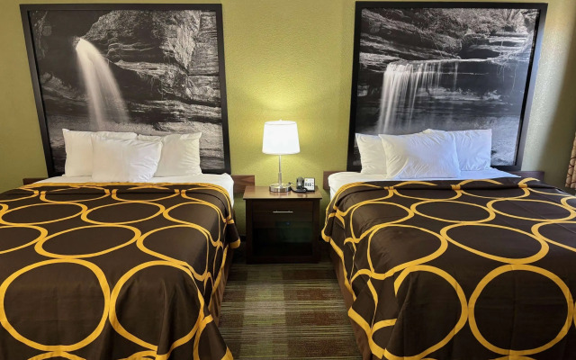 Super 8 by Wyndham Lincoln