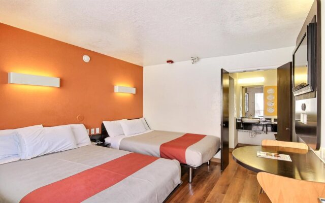 Motel 6 Santa Barbara, CA - State Street