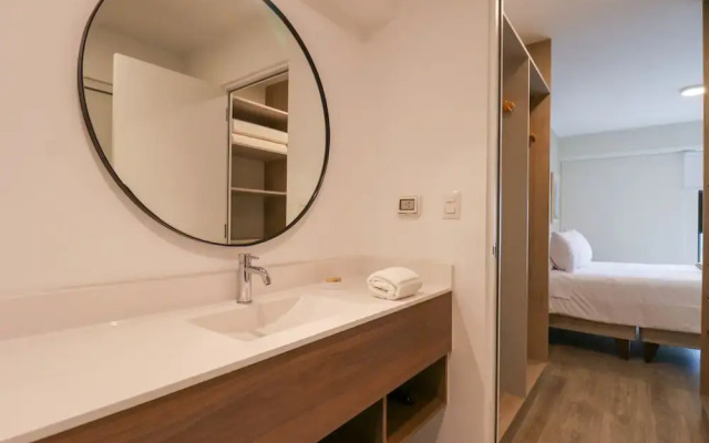 w Extraordinary 2BR With Balcony in Miraflores