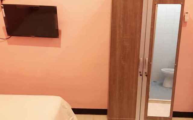 RoomZ Budget Residence