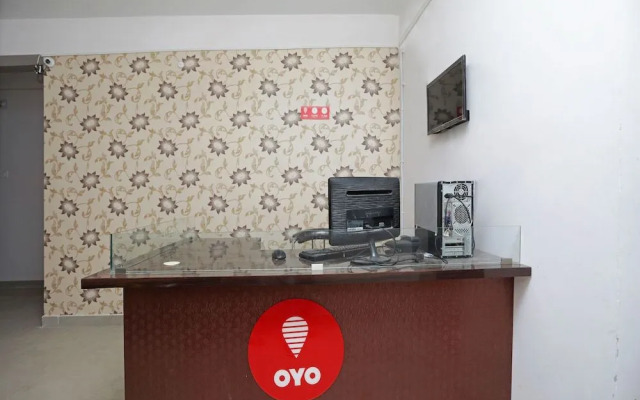 OYO 13527 Usha Residdency