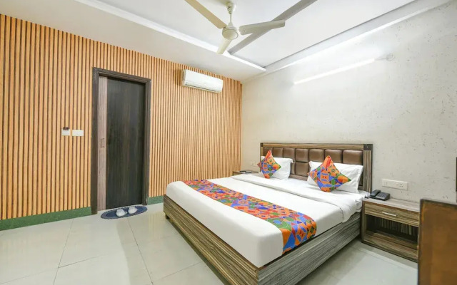Fabhotel Ess Pee Grand