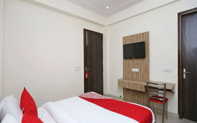 Star Guest House by OYO Rooms