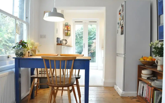 Modern 2 Bedroom North London Apartment