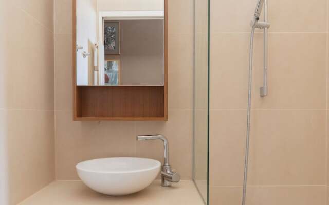 Paris Eugène Design Residence