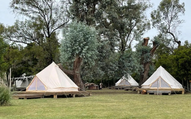 REFUGIO Natural Glamping