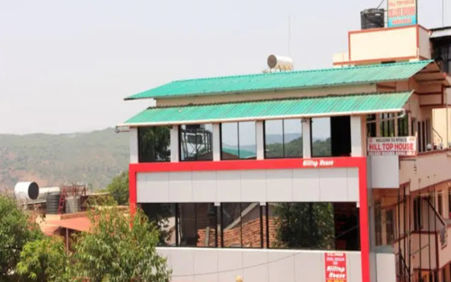 OYO 9906 Hotel Hill Top House