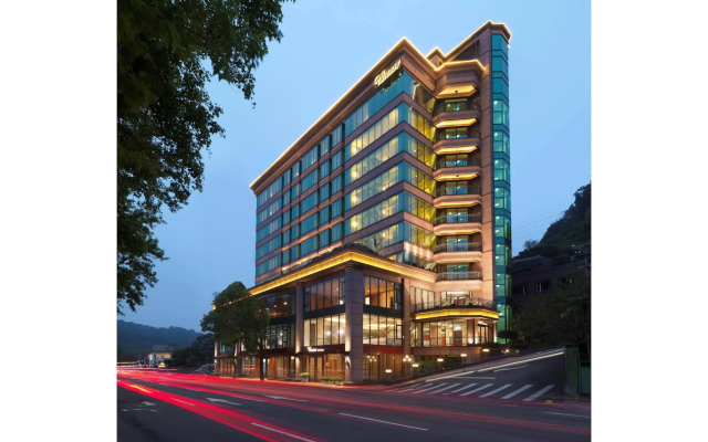Yusense Hotel