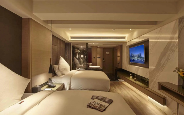 Mercure Yangzhou Dongguan Street