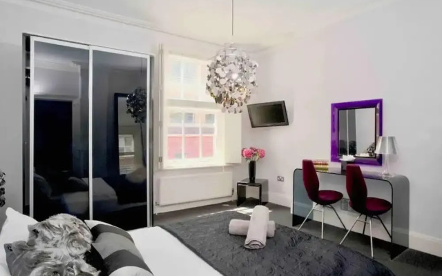 Designer Delight By Covent Garden Station