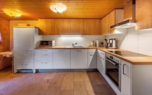 Charming Little Chalet for 6 People & Free Ski Lockers