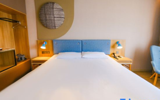 Homeinn · neo (Yangzhou Yizheng Zhenzhou West Road)