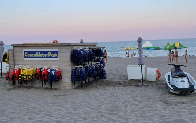 Unique 2 bedroom unit with pool near beach