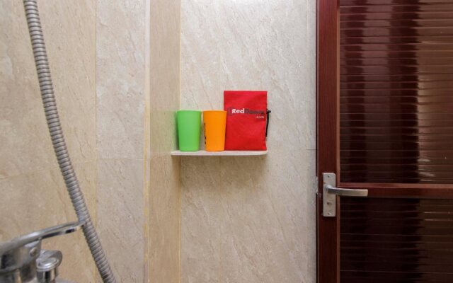 RedDoorz near Jalan Jendral Sudirman Manado