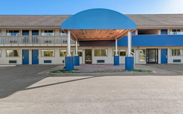 Days Inn by Wyndham Independence