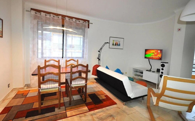 Apartment With Large Balcony and sea View