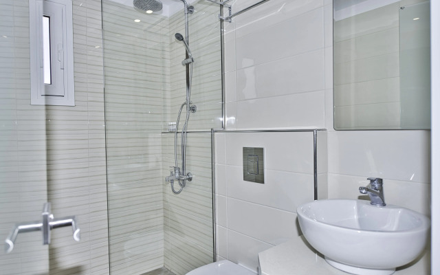 Villa Nikos Karamolegos