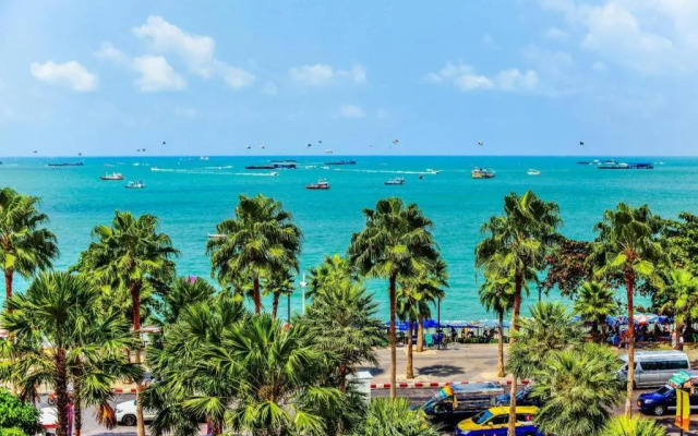 Sleep With Me Pattaya