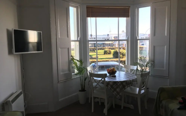 Moray Beachside Apartments