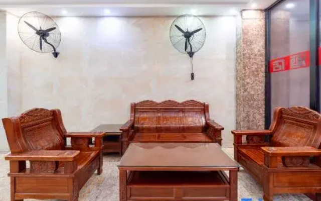 Rise Hotel (Guilin University of Electronic Science and Technology)