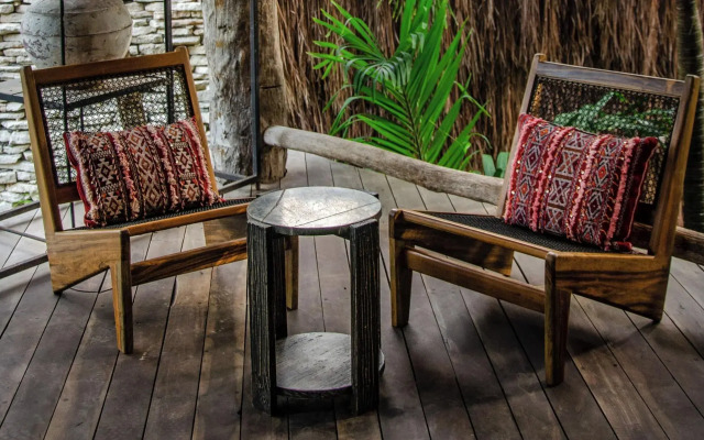 Radhoo Tulum