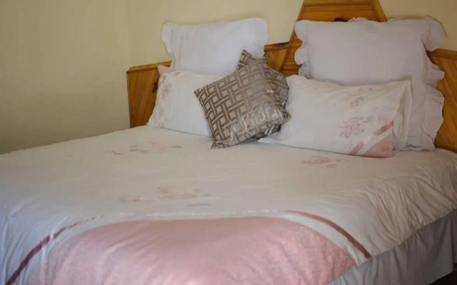 Molengoane Lodge