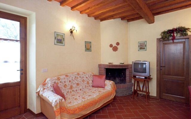 Farmhouse in Loro Ciuffenna With Pool & Garden