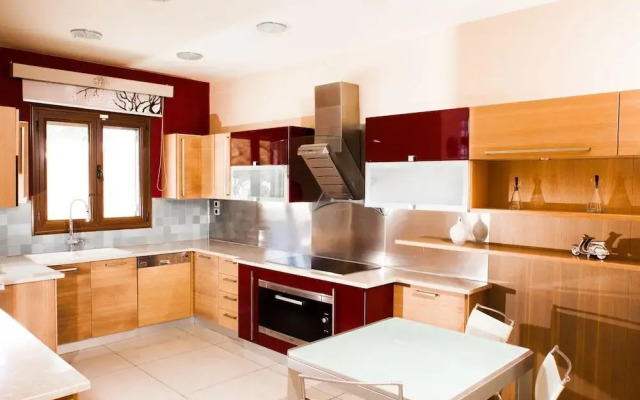 Grand Villa Santorini