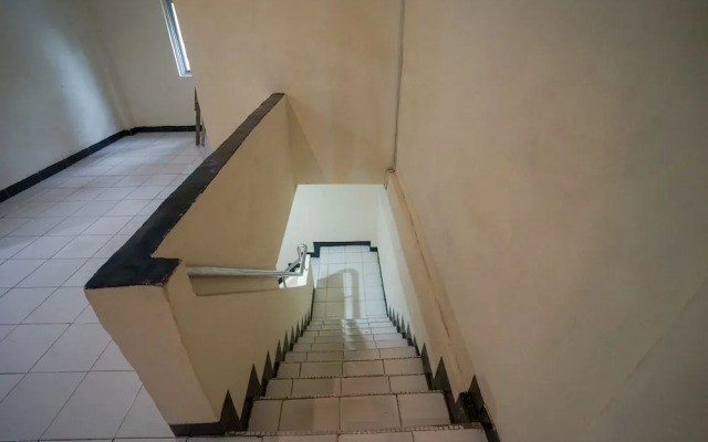 OYO 448 Hotel Central