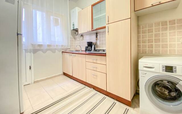 Sleek Flat Within Walking Distance to Pera Museum
