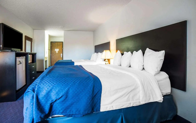 FairBridge Inn & Suites Sunnyside