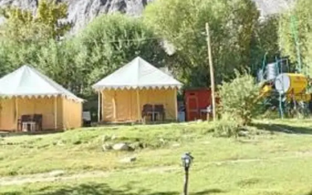 Royal Deluxe Camp