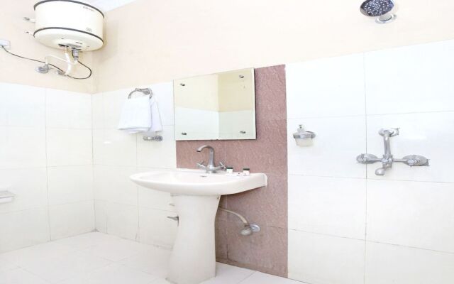 OYO 1357 Hotel Seemaz