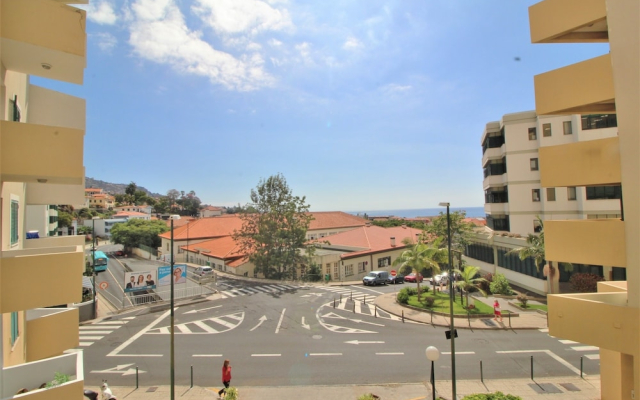 Grey Apartment in City Center with Sea View