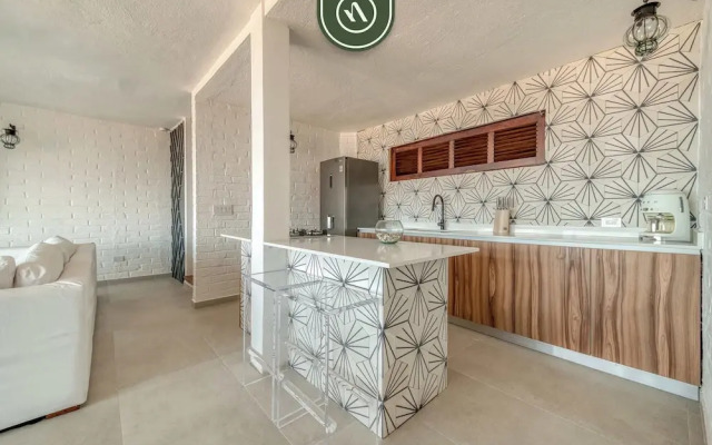 Oceanview 2 BR Unit- Steps Away From Beach - Pool