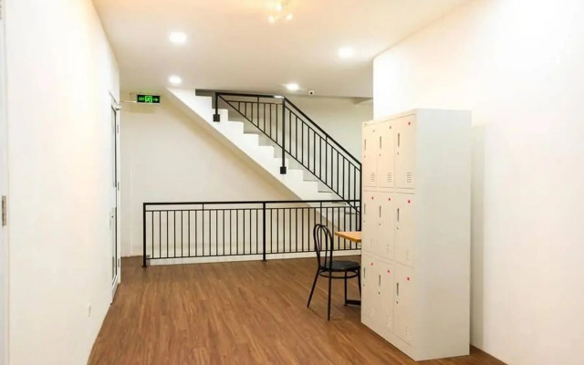 RedDoorz Hostel near Taman Puring