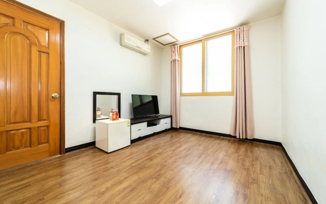 Hoony Guest House