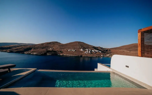 Ble Kythnos Suites
