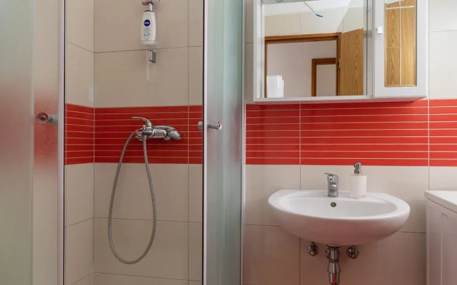 Apartments Franka - One Bedroom Apartment With Terrace and Garden View