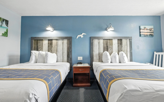 Days Inn & Suites by Wyndham Terre Haute