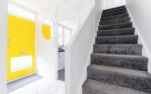 3 Bed Flat, Dedicated Workspace, Parking, 4KTV