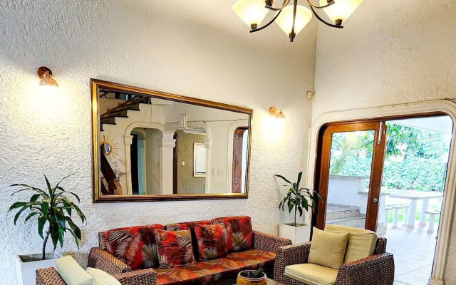 Luxury Villa In Provenza