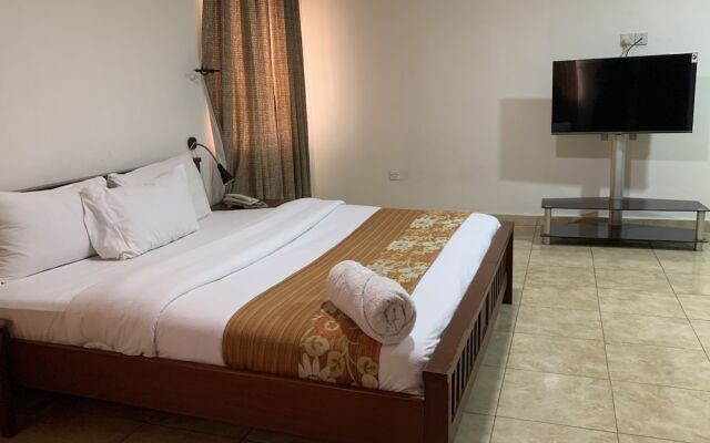 Foster Inn -Asake