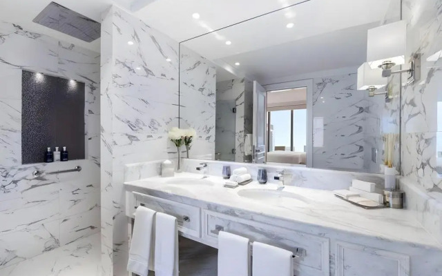 Westpac Hotel & Suites - Westbay Doha